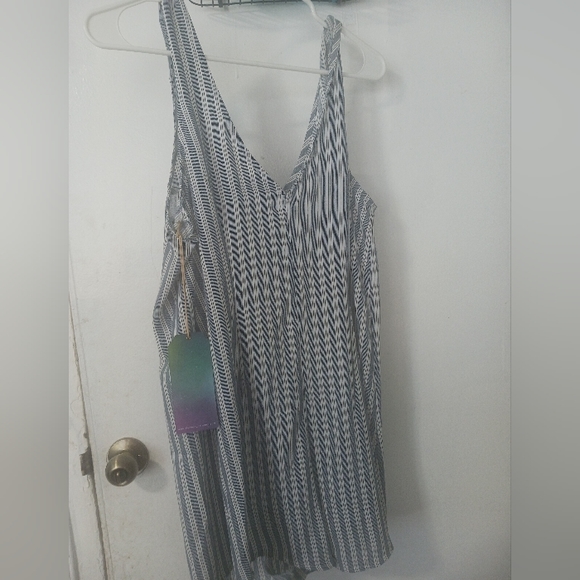 Romper - Picture 2 of 2